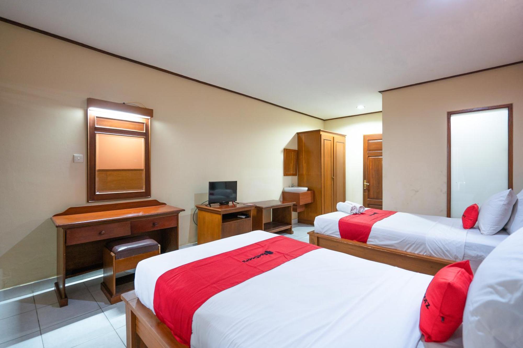 Reddoorz Plus At Mahajaya Hotel Denpasar Exterior photo
