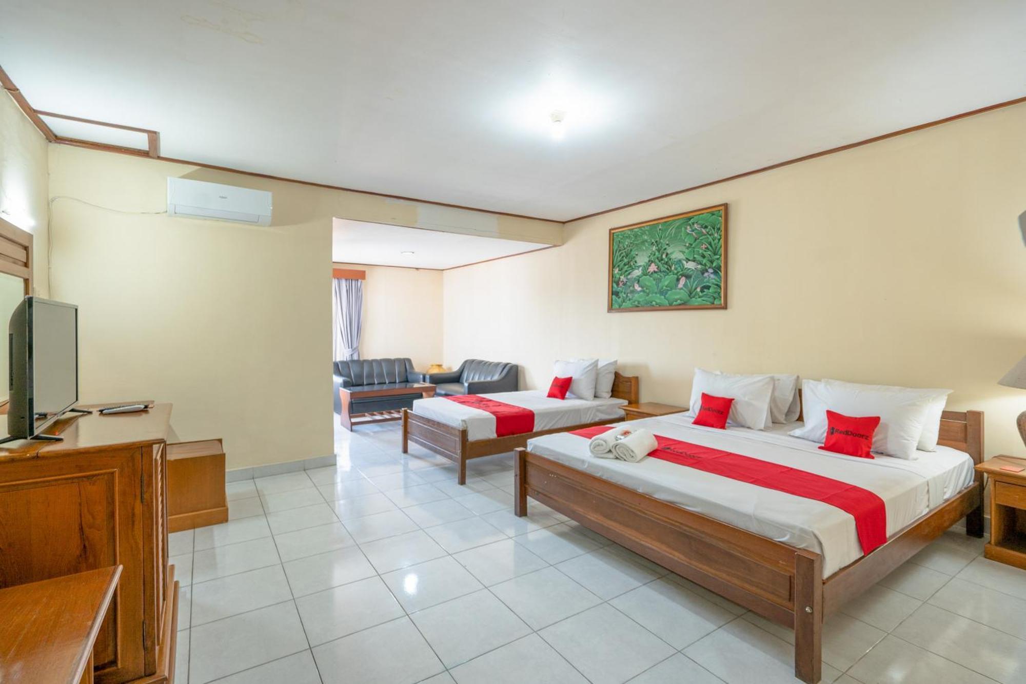 Reddoorz Plus At Mahajaya Hotel Denpasar Exterior photo