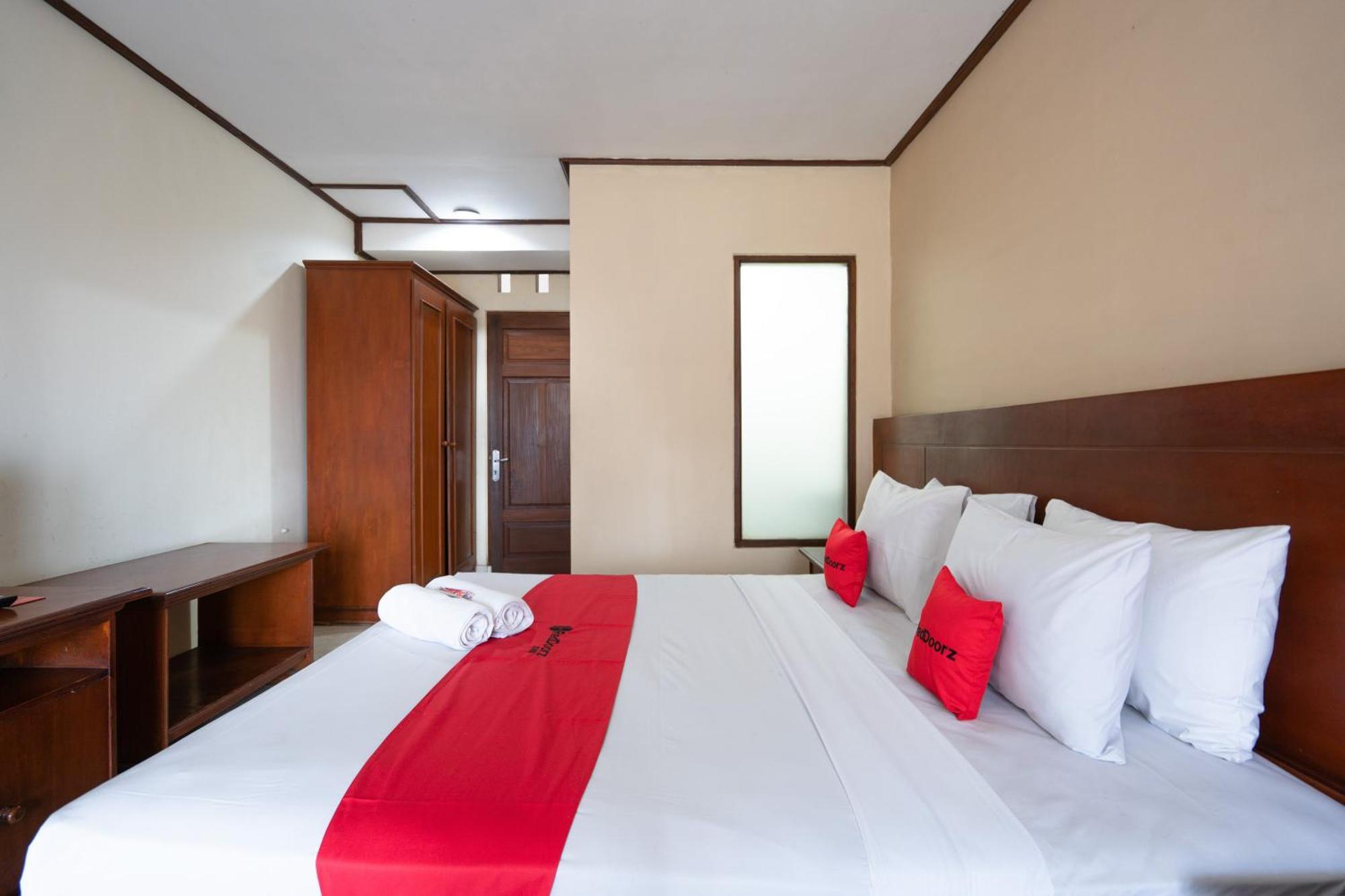 Reddoorz Plus At Mahajaya Hotel Denpasar Exterior photo